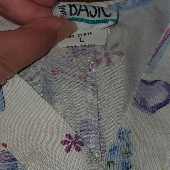 Scrub top - Picture 2 of 4